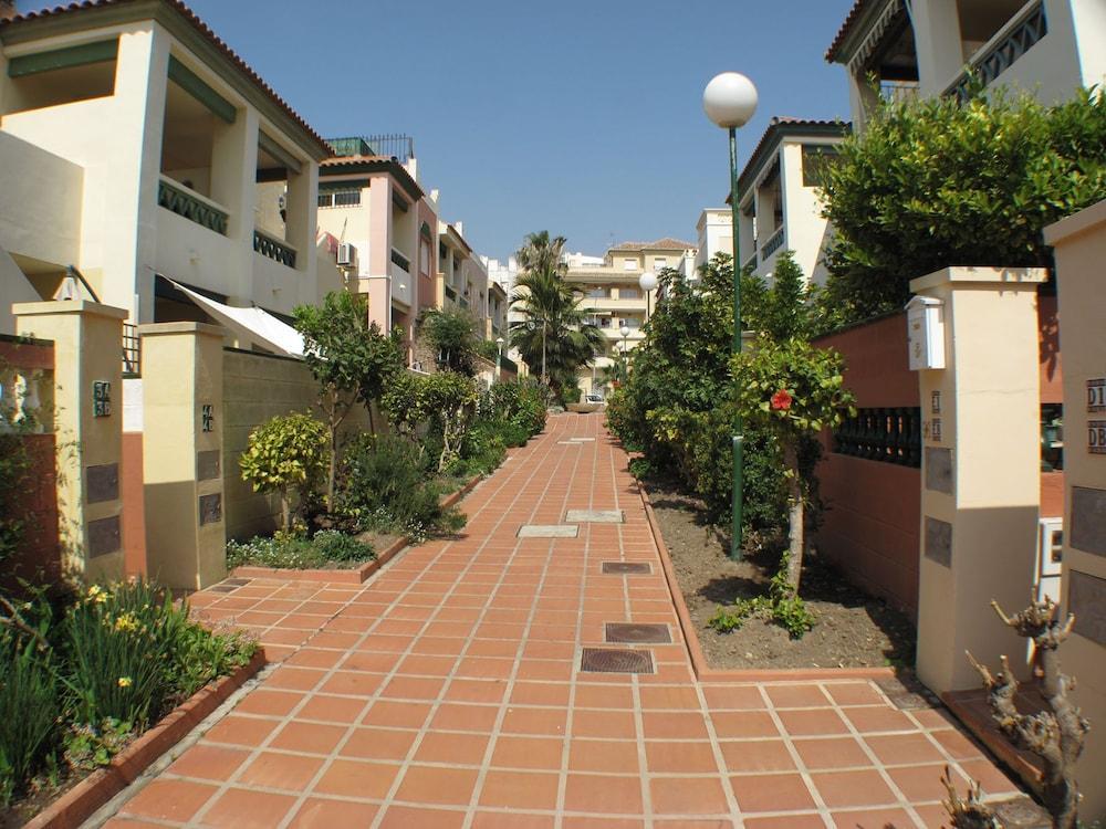 Apartamentos Nerja Medina Canovas Eksteriør billede